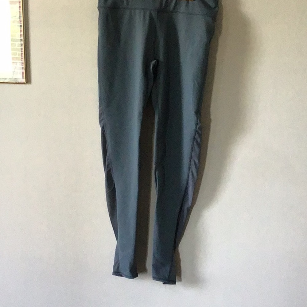Fabletics leggings size small